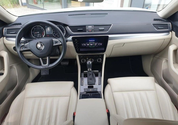 Skoda Superb cena 99900 przebieg: 110637, rok produkcji 2019 z Warszawa małe 466